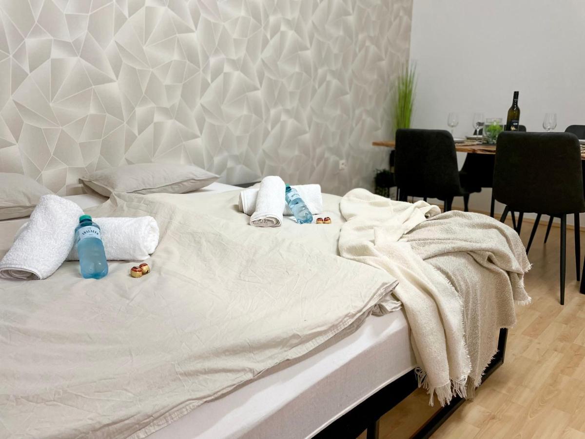 Central Comfy Apartment - Self Check-In Graz Buitenkant foto