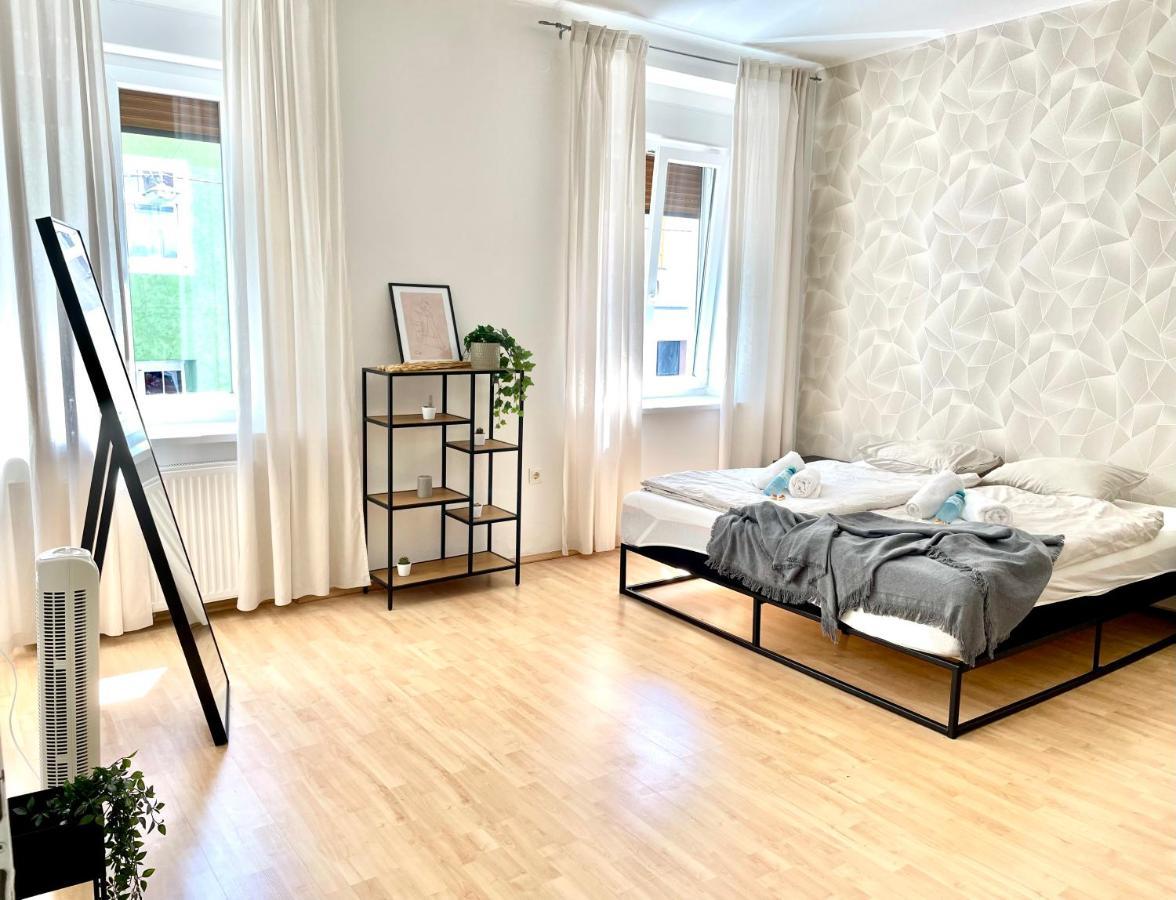 Central Comfy Apartment - Self Check-In Graz Buitenkant foto
